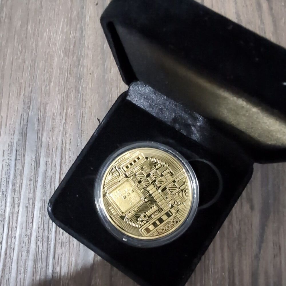 Gold Plated Bitcoin Cryptocurrency Novelty Coin Commemorative Display Box - Picture 2 of 3